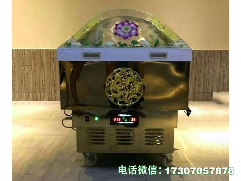 灵堂瞻仰冰棺